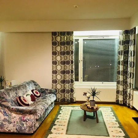 Arctic Central Homestay *